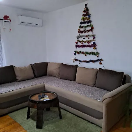 بيت للعطل Seosko Domacinstvo „gabar” Custica
