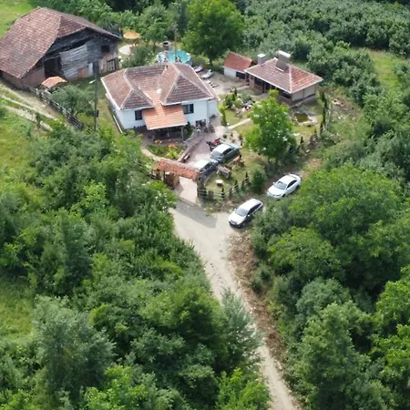 بيت للعطل Seosko Domacinstvo „gabar” Custica