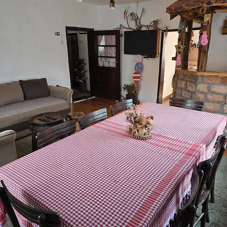Seosko Domacinstvo „gabar” * Custica
