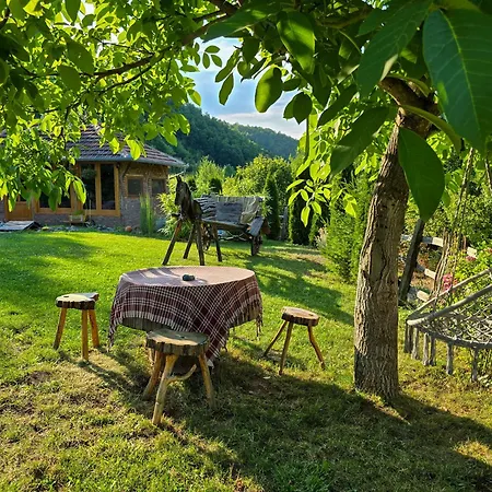 Seosko Domacinstvo „gabar” * Custica