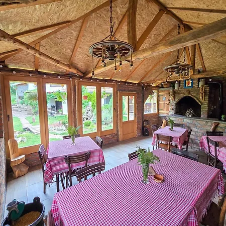 بيت للعطل Seosko Domacinstvo „gabar” *